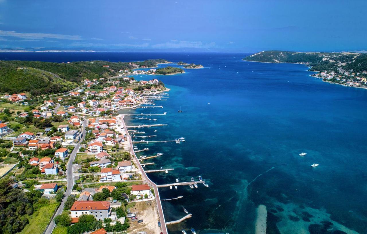 Family friendly apartments with a swimming pool Supetarska Draga - Donja, Rab - 2019 Exteriör bild