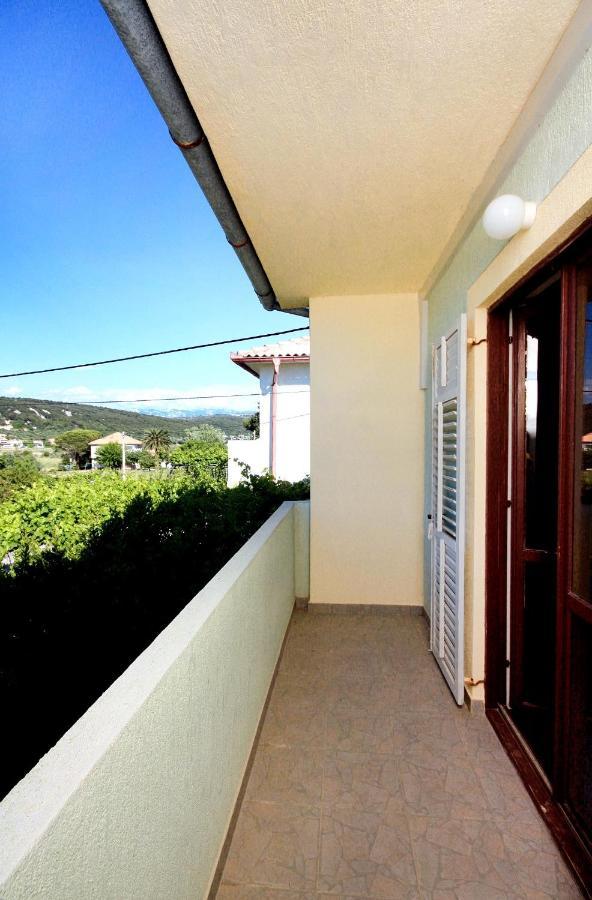 Family friendly apartments with a swimming pool Supetarska Draga - Donja, Rab - 2019 Exteriör bild