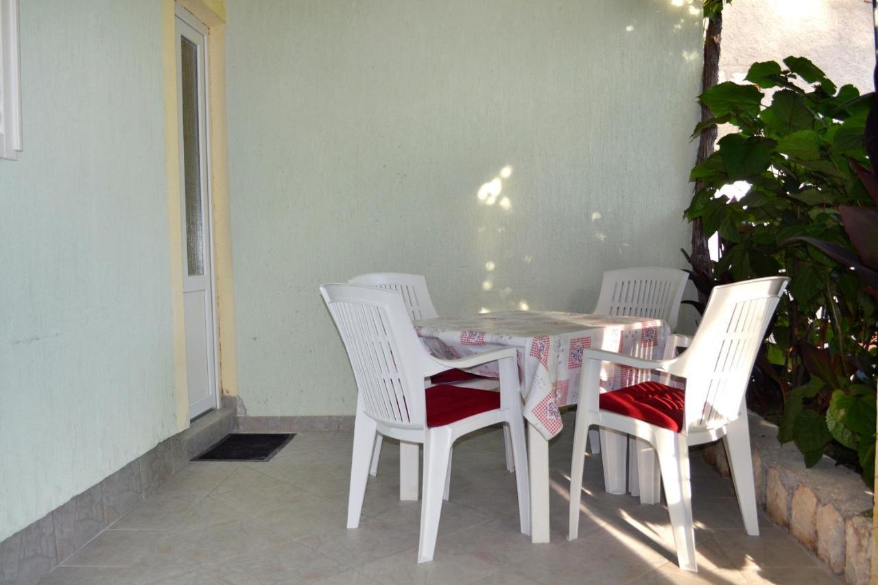 Family friendly apartments with a swimming pool Supetarska Draga - Donja, Rab - 2019 Exteriör bild