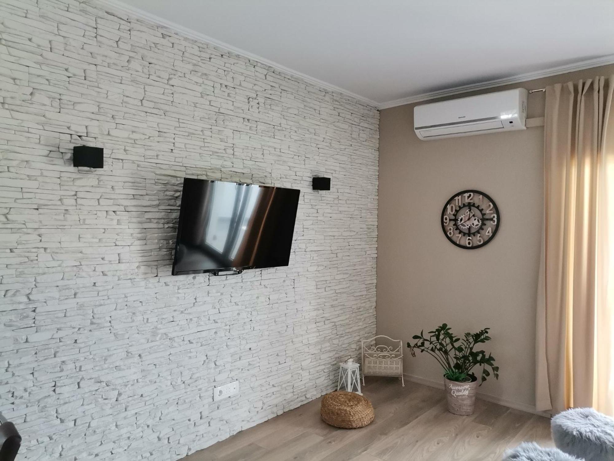 Family friendly apartments with a swimming pool Supetarska Draga - Donja, Rab - 2019 Rum bild