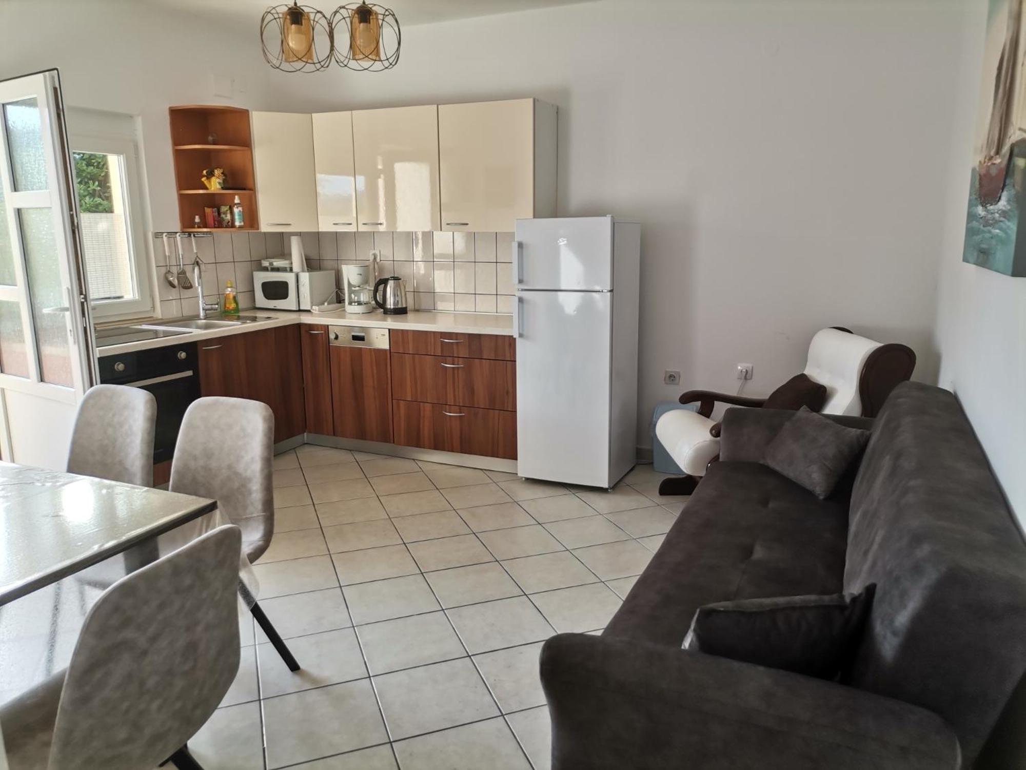 Family friendly apartments with a swimming pool Supetarska Draga - Donja, Rab - 2019 Rum bild