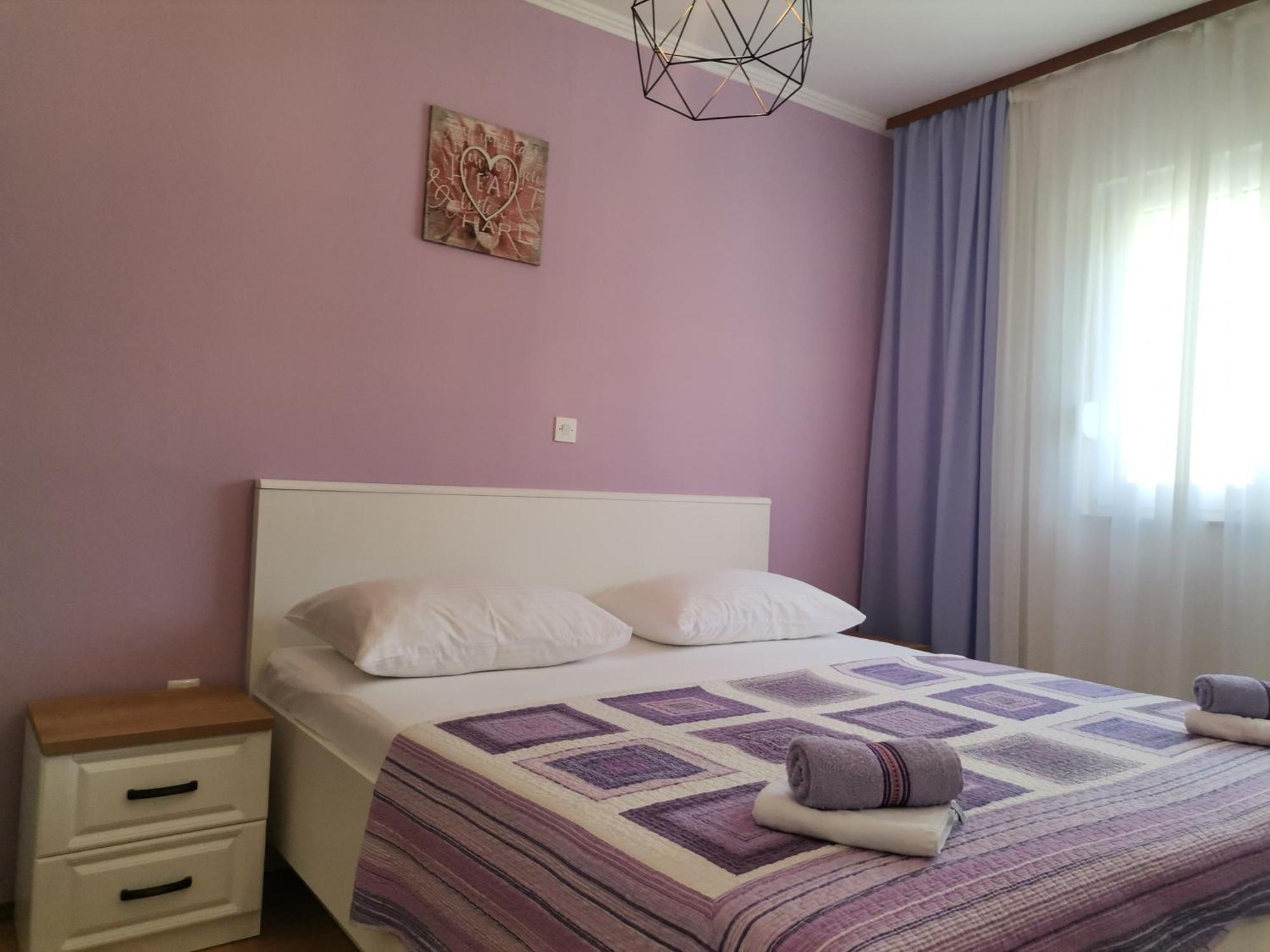 Family friendly apartments with a swimming pool Supetarska Draga - Donja, Rab - 2019 Rum bild
