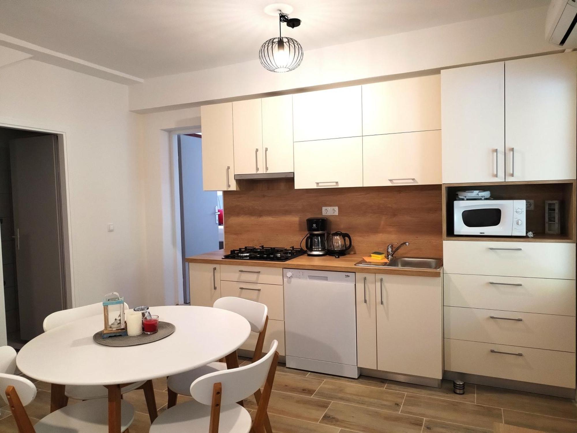 Family friendly apartments with a swimming pool Supetarska Draga - Donja, Rab - 2019 Exteriör bild